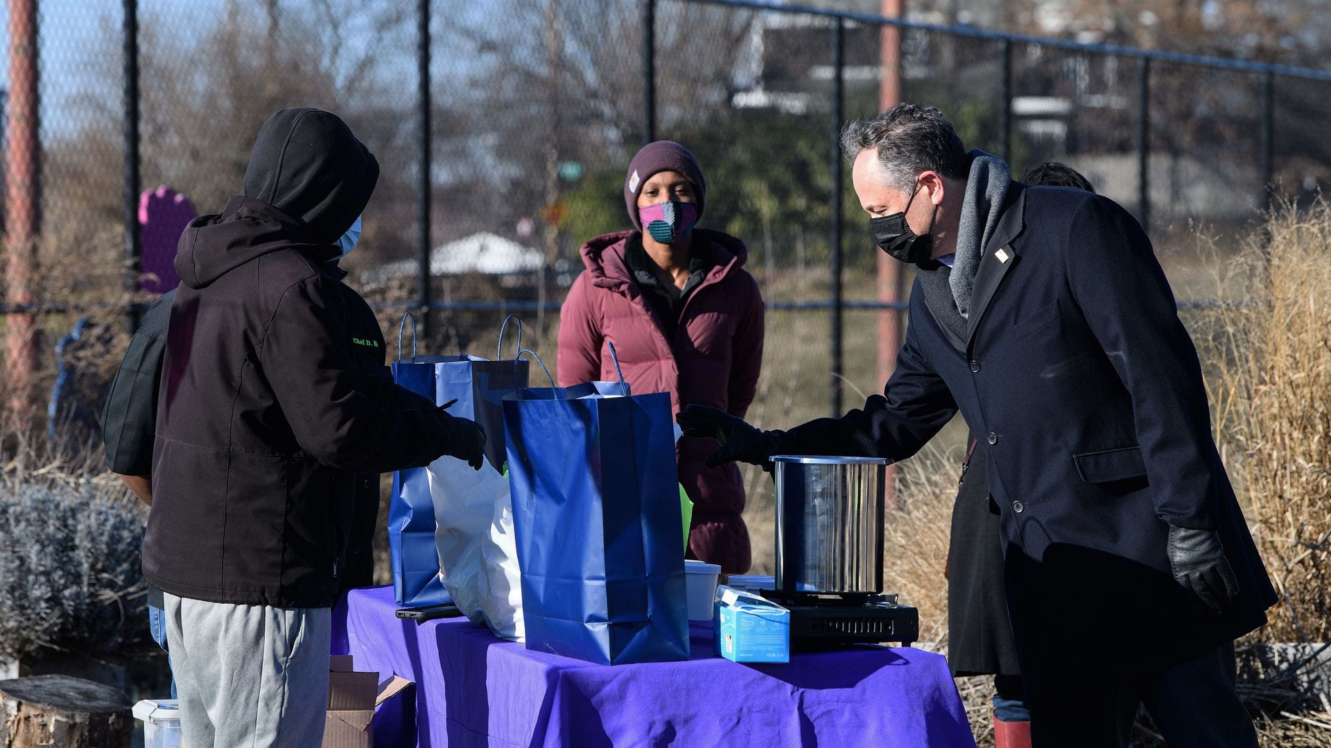 Emhoff highlights food insecurity on first outing as second gentleman